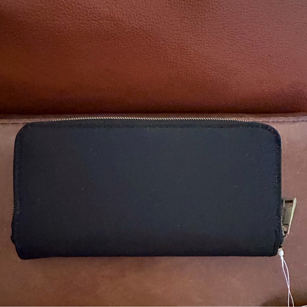 Travelon RFID Blocking Anti-theft Wallet Clutch Protect ID w/Wrist Strap - NWT - Picture 2 of 5